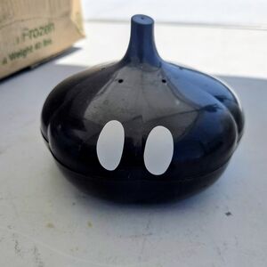 Tupperware Black Garlic Storage Container